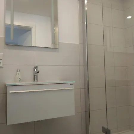 Kleines Moselchalet شقة